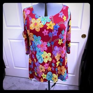 Adorable flowered women’s tunic